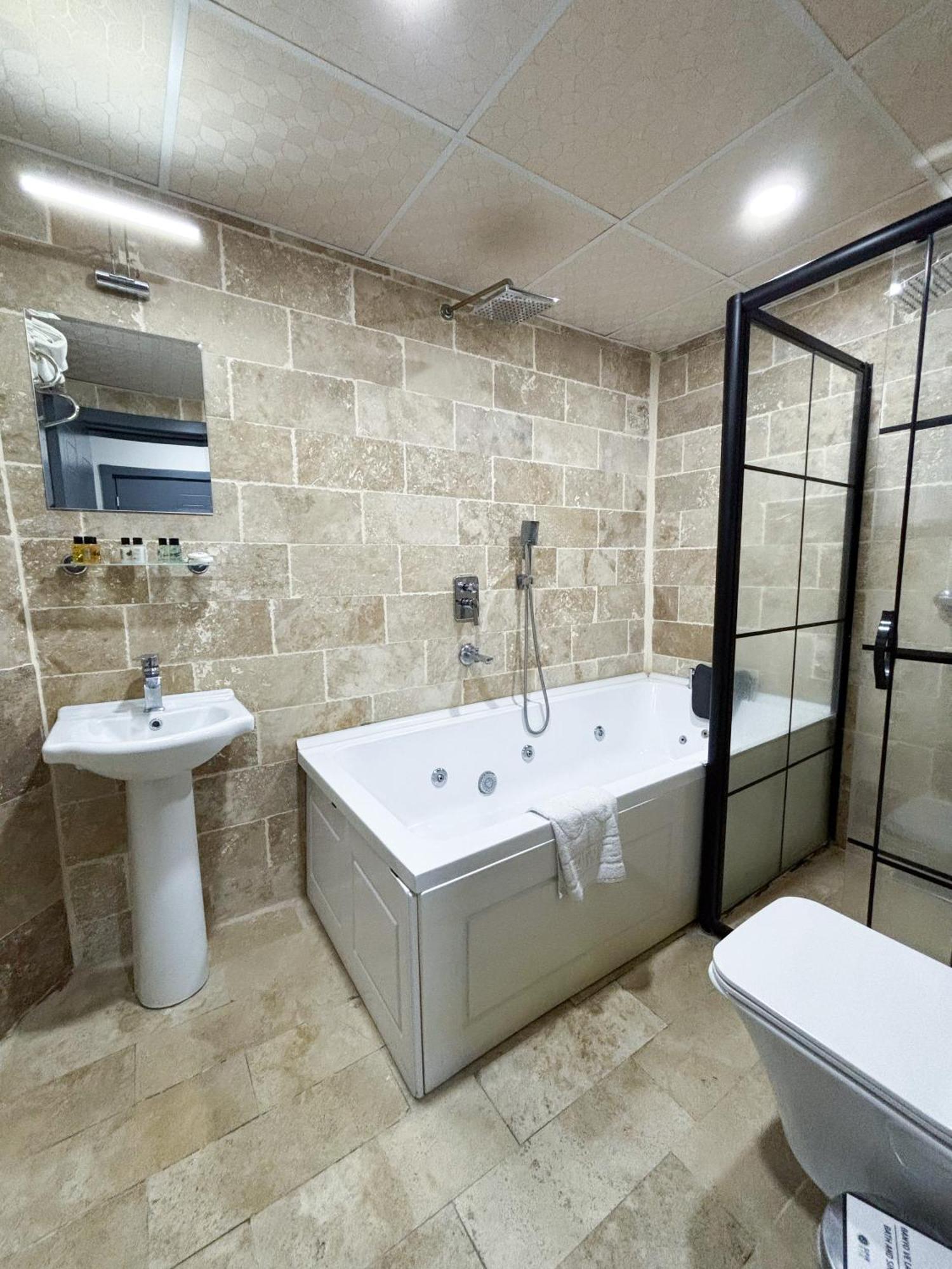 Whitestone Hotel ネヴシェヒル エクステリア 写真